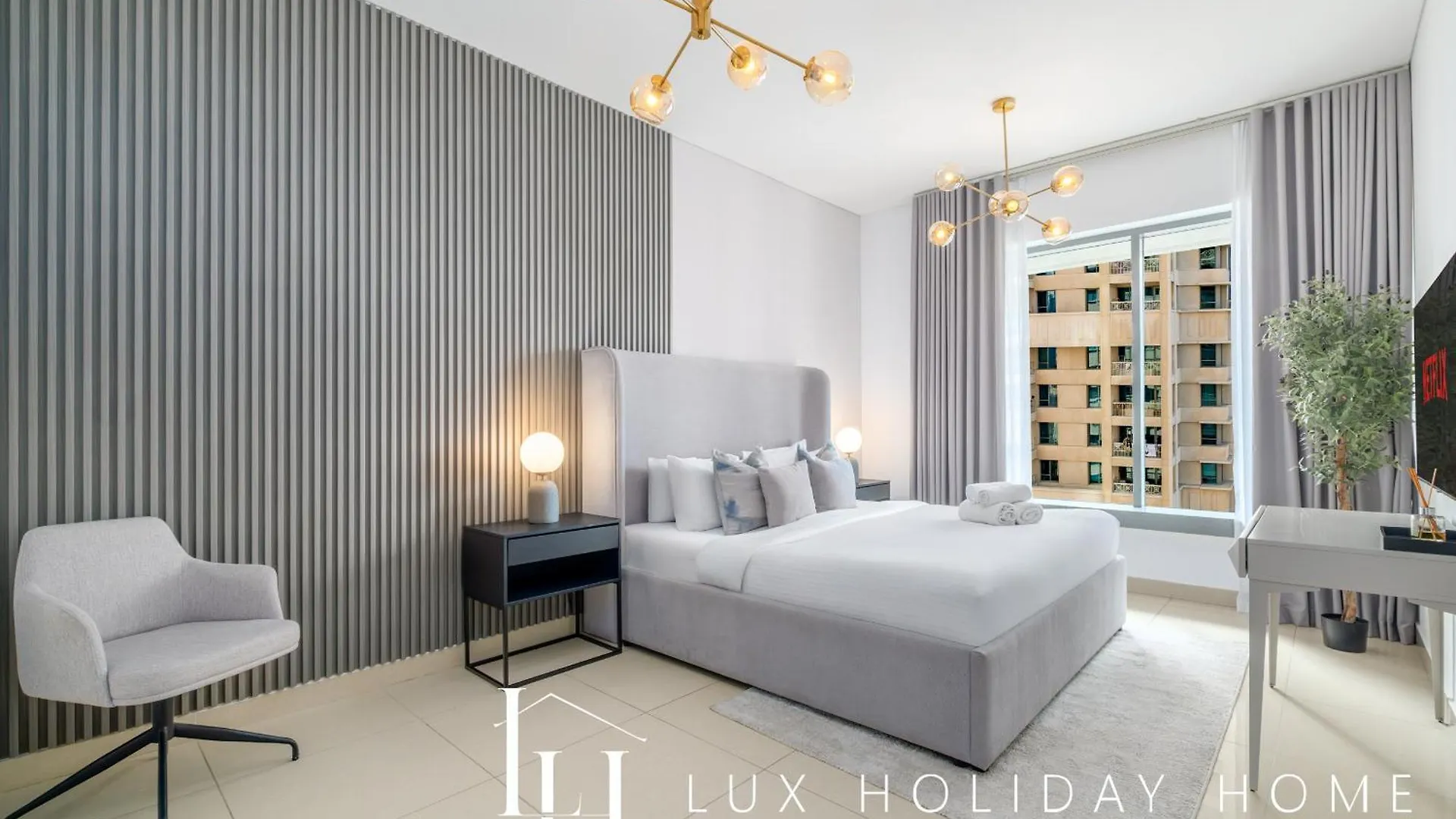 Lux The Burj Khalifa Fountain View Suite Dubaj